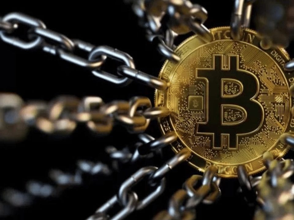 سرقة حوالي 243 مليون دولار