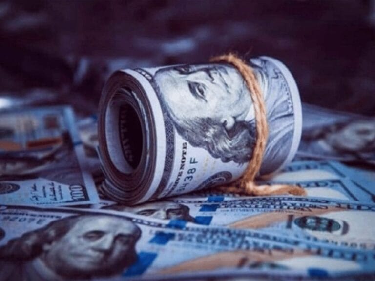 الدولار يثبت قوته قبل قرار التضخم