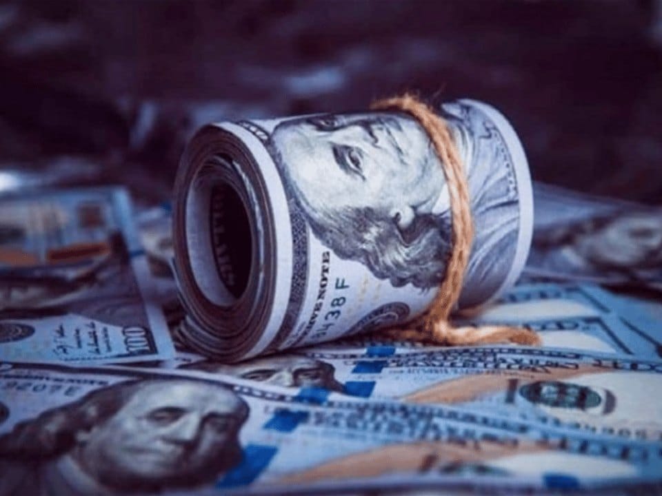 الدولار يثبت قوته قبل قرار التضخم