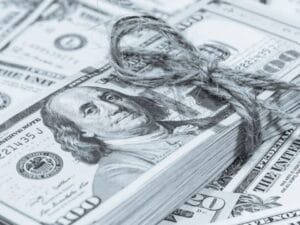 الدولار يشهد انتعاشاً