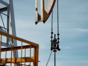 النفط يسعى لاستعادة عافيته