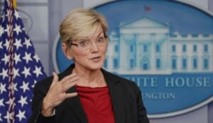 وزيرة الطاقة الأمريكية