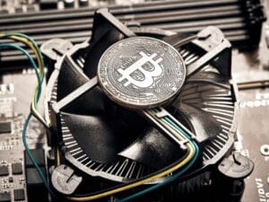 البيتكوين تتجاوز 63 ألف دولار