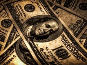 يستعد الدولار لتسجيل أداء قوي أمام اليورو