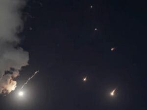 إسرائيل تتخذ قرارًا بتوجيه ضربات لإيران