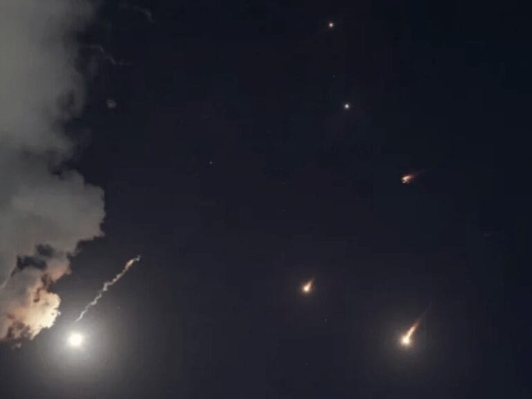 إسرائيل تتخذ قرارًا بتوجيه ضربات لإيران