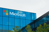 خدمات تطبيق "أوت لوك"