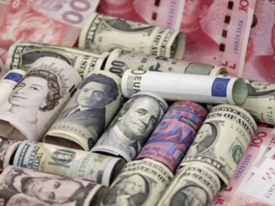 العملات الآسيوية